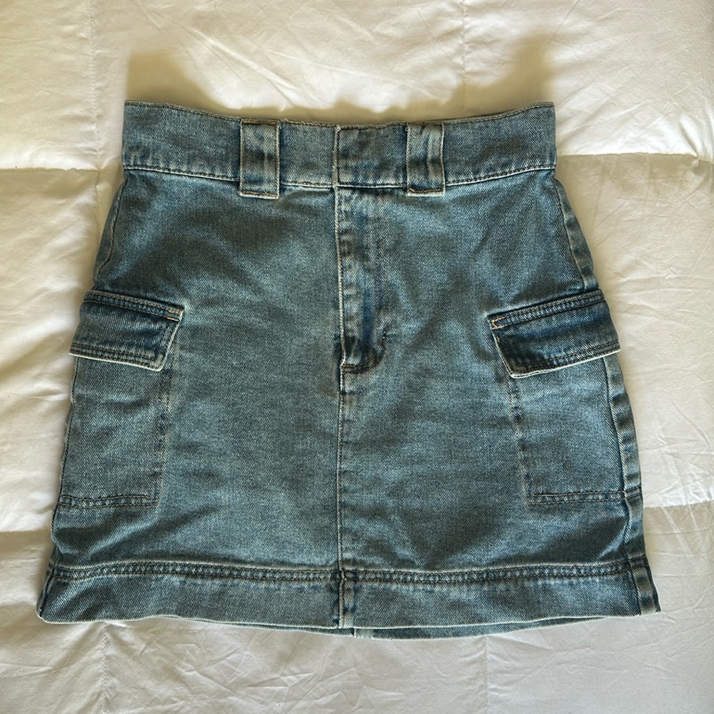 Pacsun denim mini cargo skirt 26